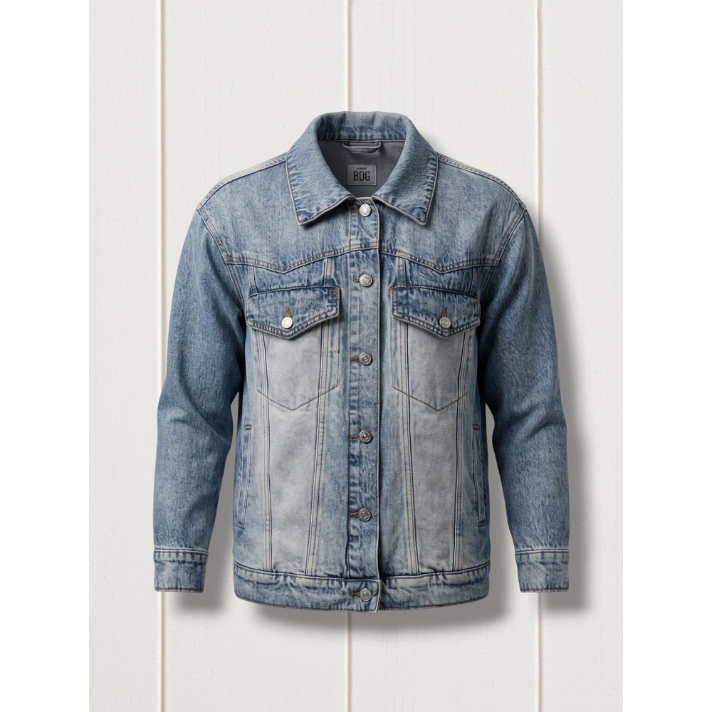 BDG Urban Outfitters Oversized Light Wash Denim Trucker Jacket Medium
